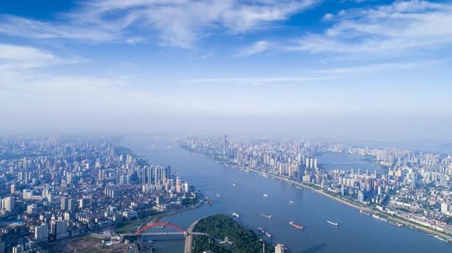 乡愁漫溢，游子望乡